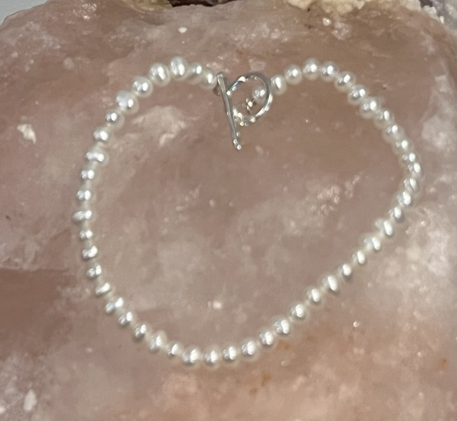 White Freshwater Pearl Bracelet 7 3/4 inch